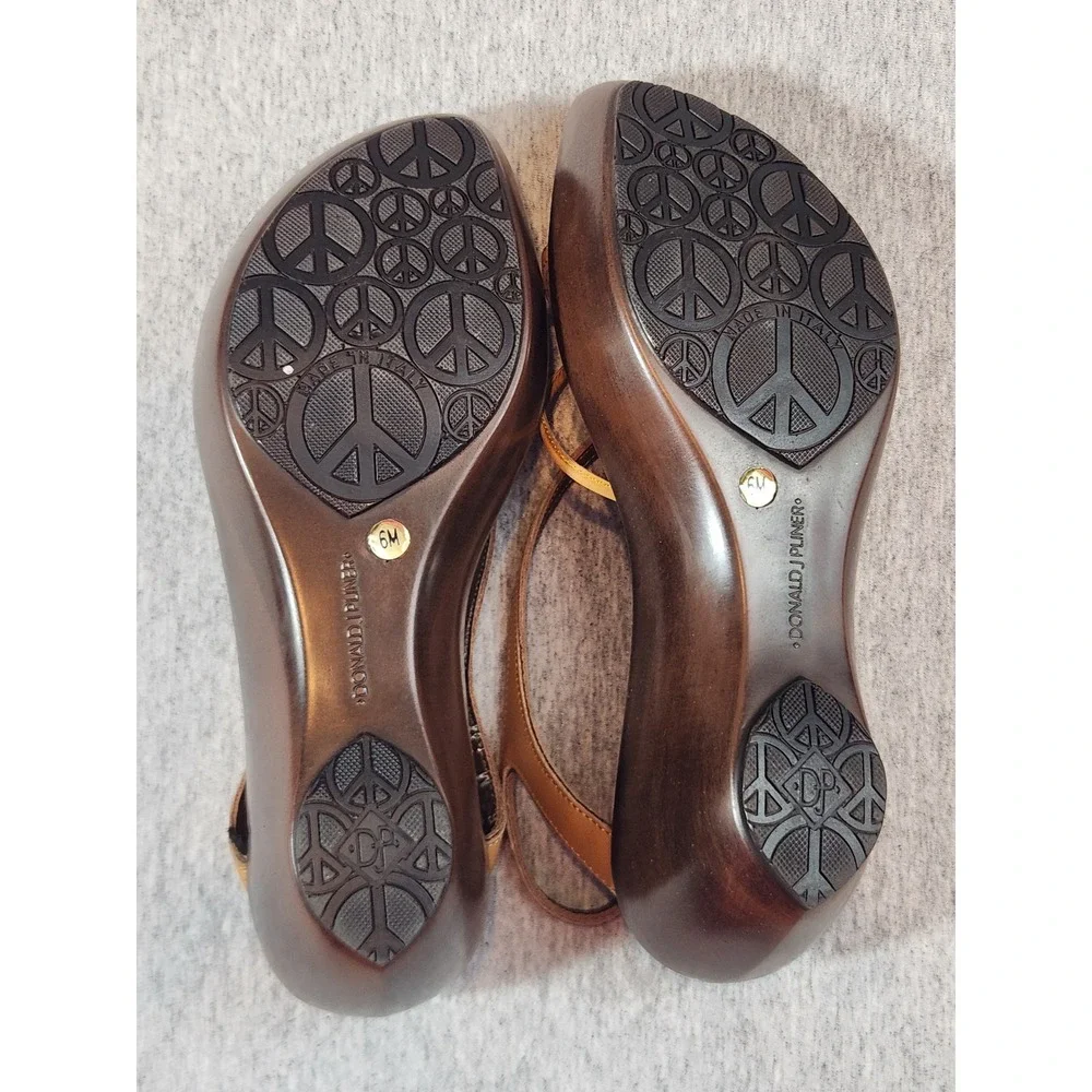 Donald J Pliner Wedge Sandals Womens 6M Brown Tan Strappy Leather CHAVA3 Italy